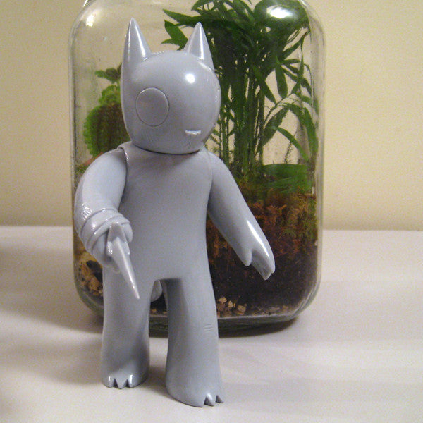 SOLD OUT | Cat with Dagger - Gray unpainted